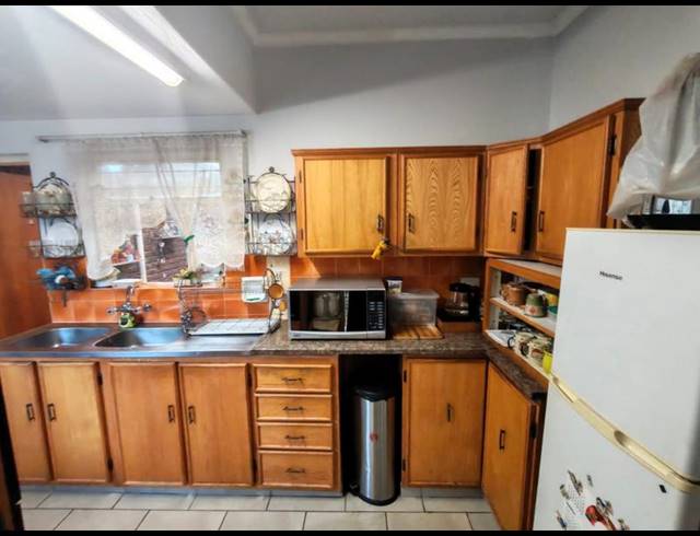 3 BEDROOM TOWNHOUSE FOR SALE IN HENNOPSPARK